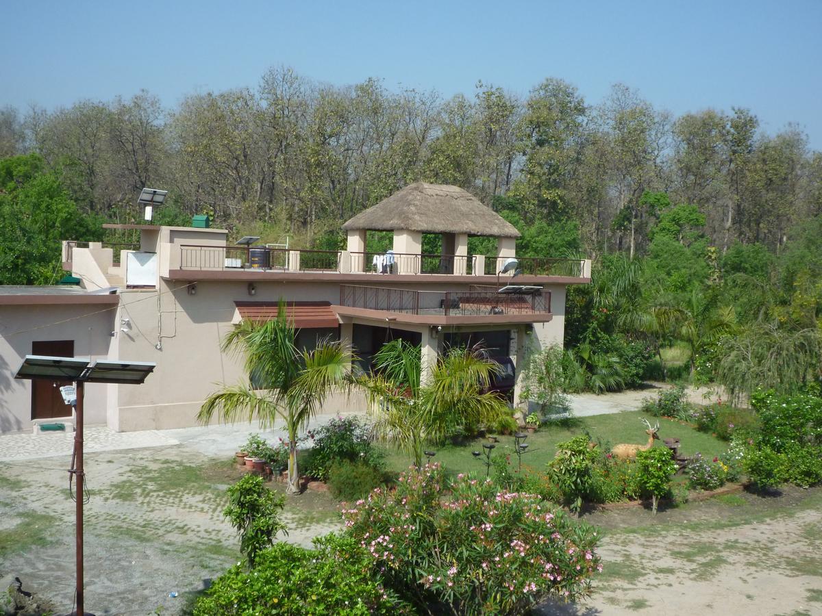 V Resorts Dudhwa Wilderness Camp Lakhimpur Buitenkant foto